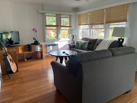 Makai Hale 1 House off Waimanalo Beach + BBQ +AC
