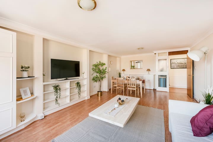 The Queensborough 2 Bed Apartment By Hyde Park