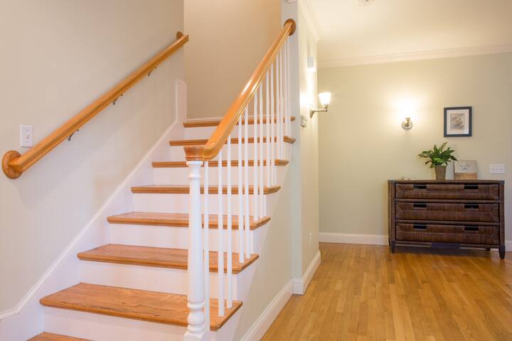 Amazing roof deck-near everything! gallery image 5