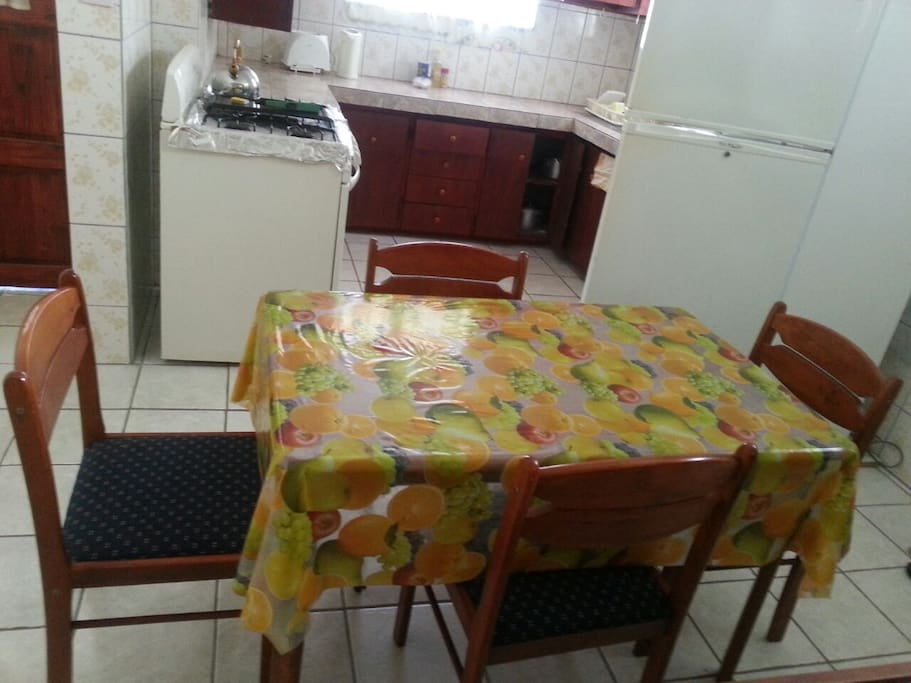 Kitchen & Dining Area