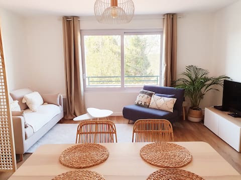 Popular Airbnb listing: Ninaland, parking privé 2 places, Disneyland Paris in Seine Et Marne