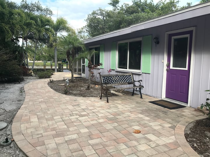 Palm Cottage in North Longboat Key Cottages for Rent in Longboat Key, Florida, United States