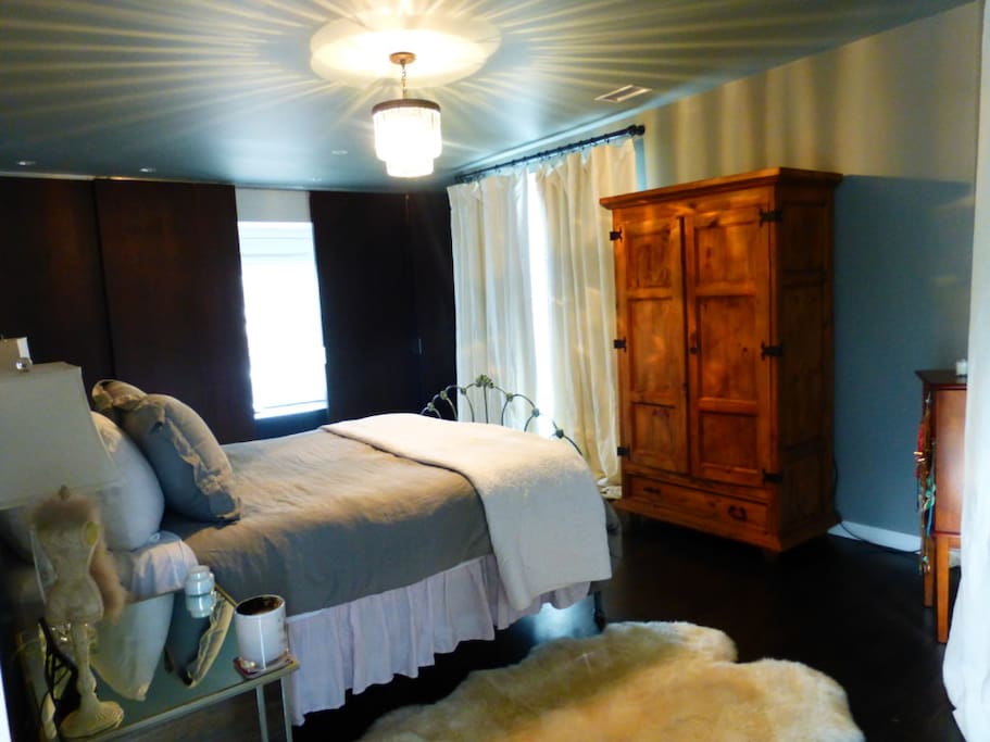 Third floor bedroom