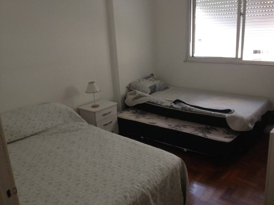 Bicama e Cama de casal.