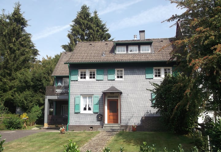 Erste Etage Im Großen Fachwerkhaus In Solingen - Allgäu