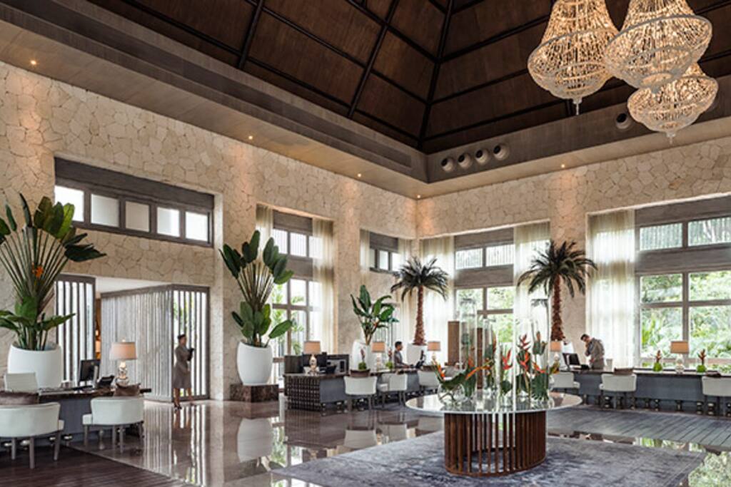Check-in in style at Grand Luxx Registration & Concierge