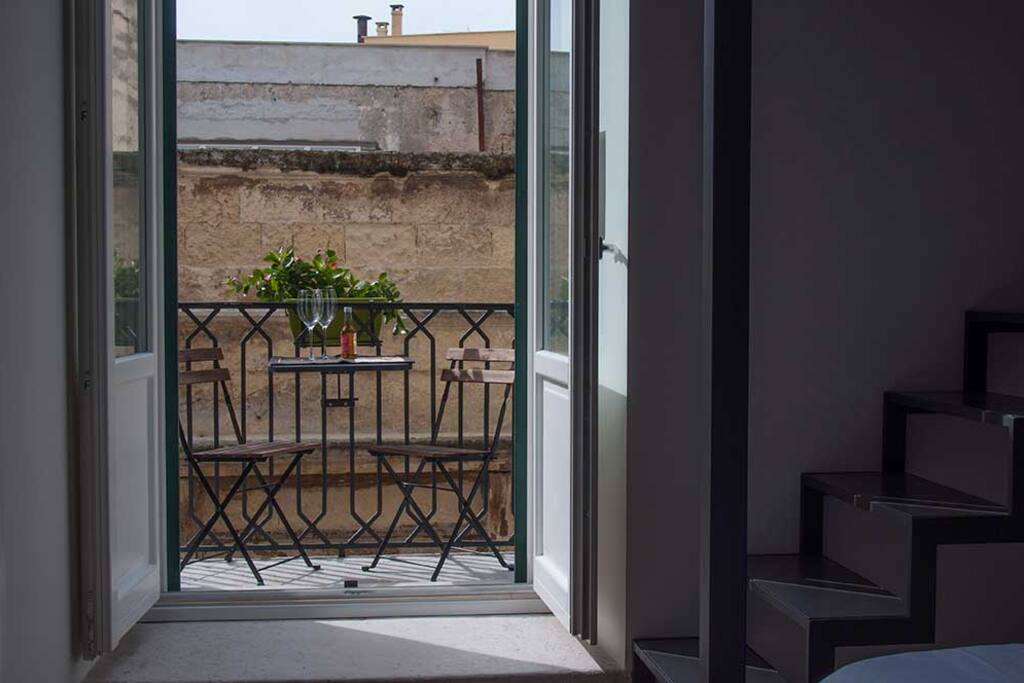 balconcino con vista sul porto