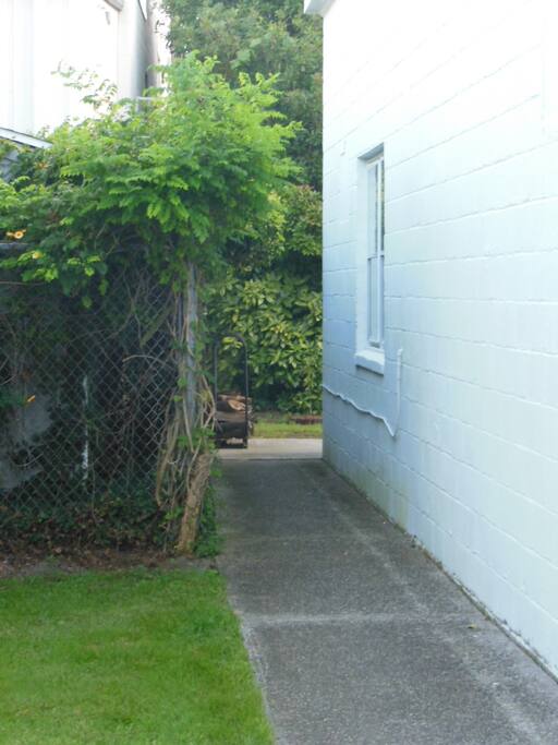 Sidewalk entrance from Main St