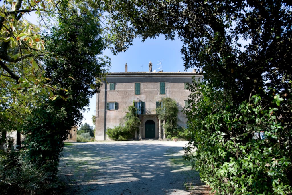 Ingresso della villa principale