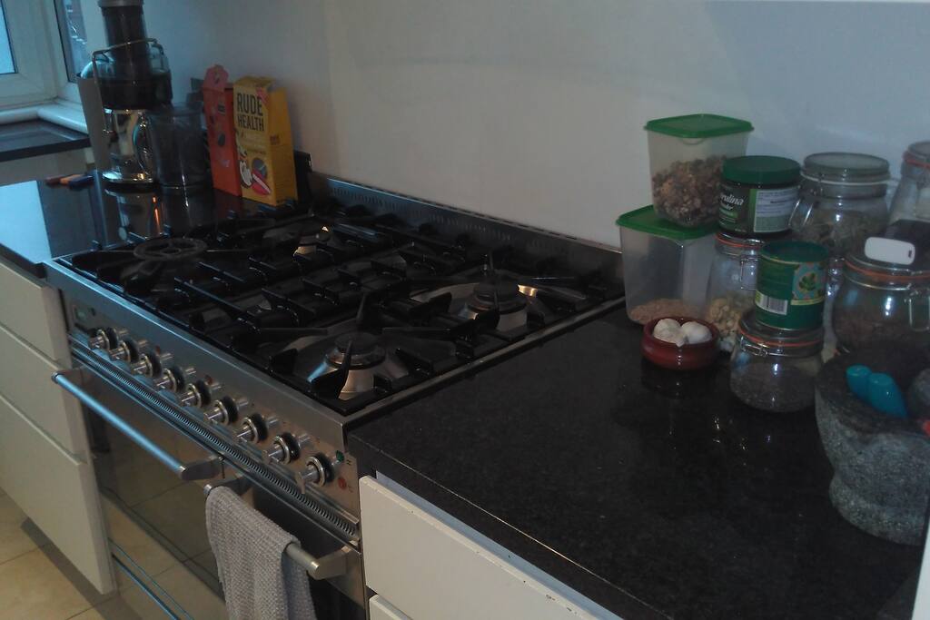 4 hob gas cooker with twin oven