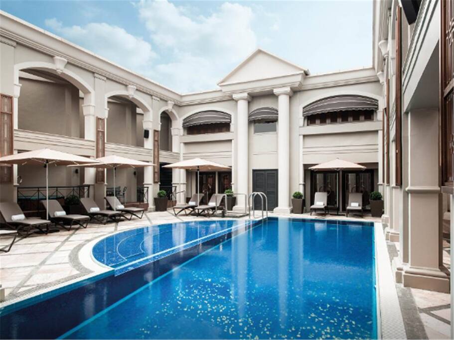 swimming pool