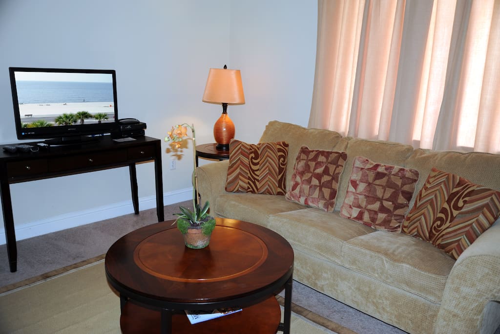 Oak Shores 110-Living Room