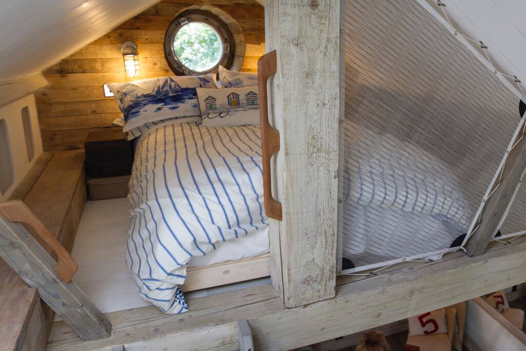 Platform Bedroom
