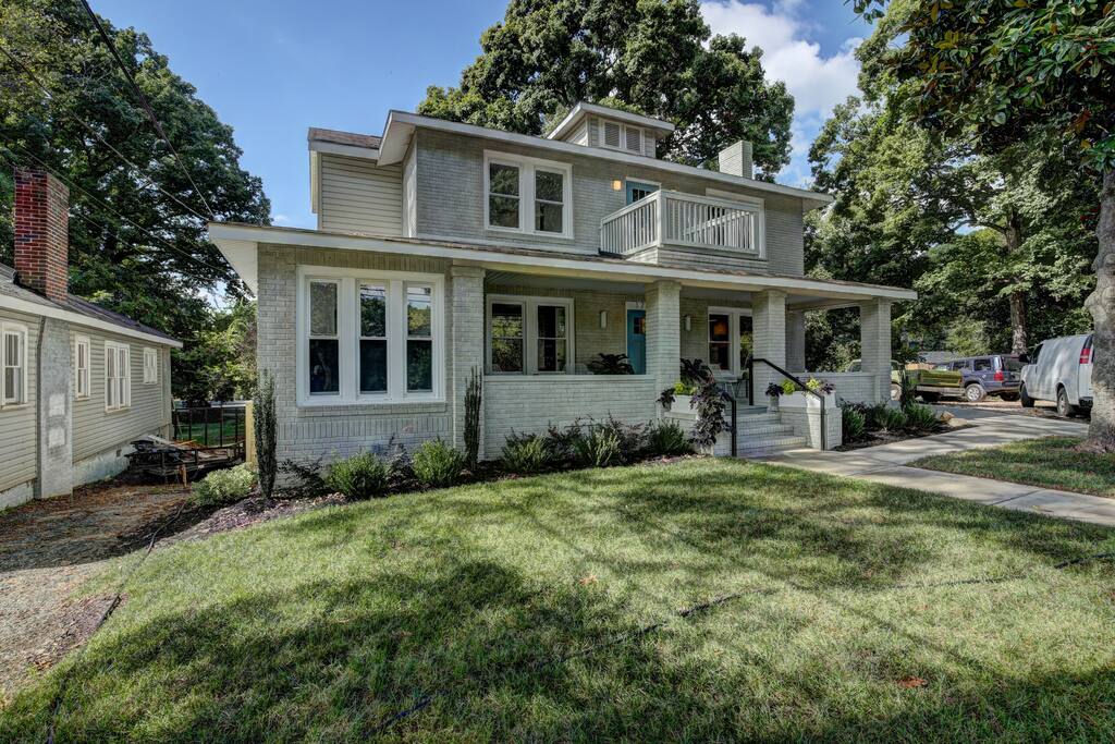 Large Front Porch for relaxing