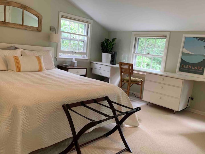 ห้องนอนที่ 3 พร้อมเตียงควีนไซส์