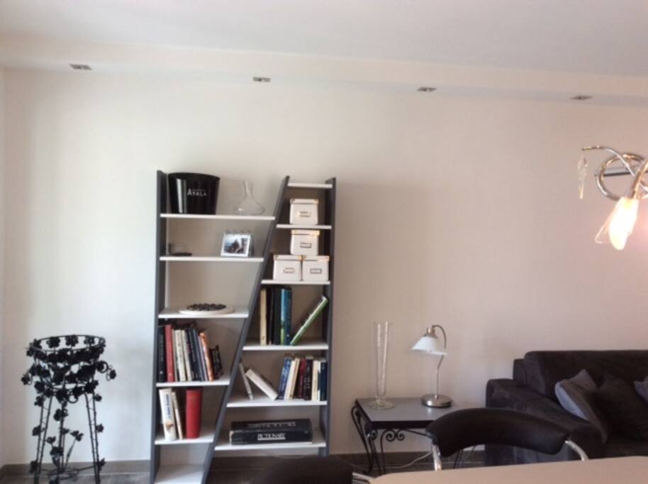 Lounge bis