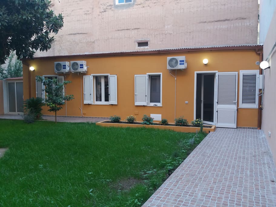Casa con giardino