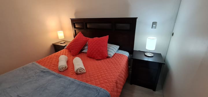 Двуместно легло.
удобни одеяла и възглавници 