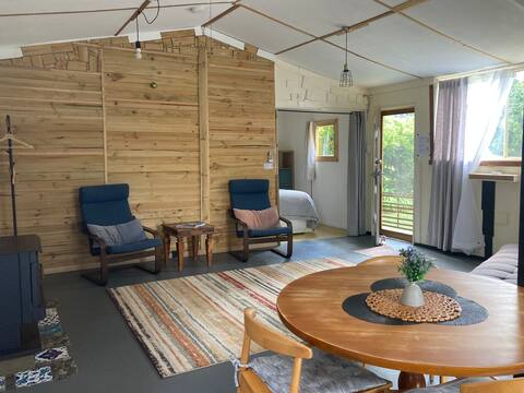 Popular Airbnb listing: Green Shed, self-contained with a view. in Healesville