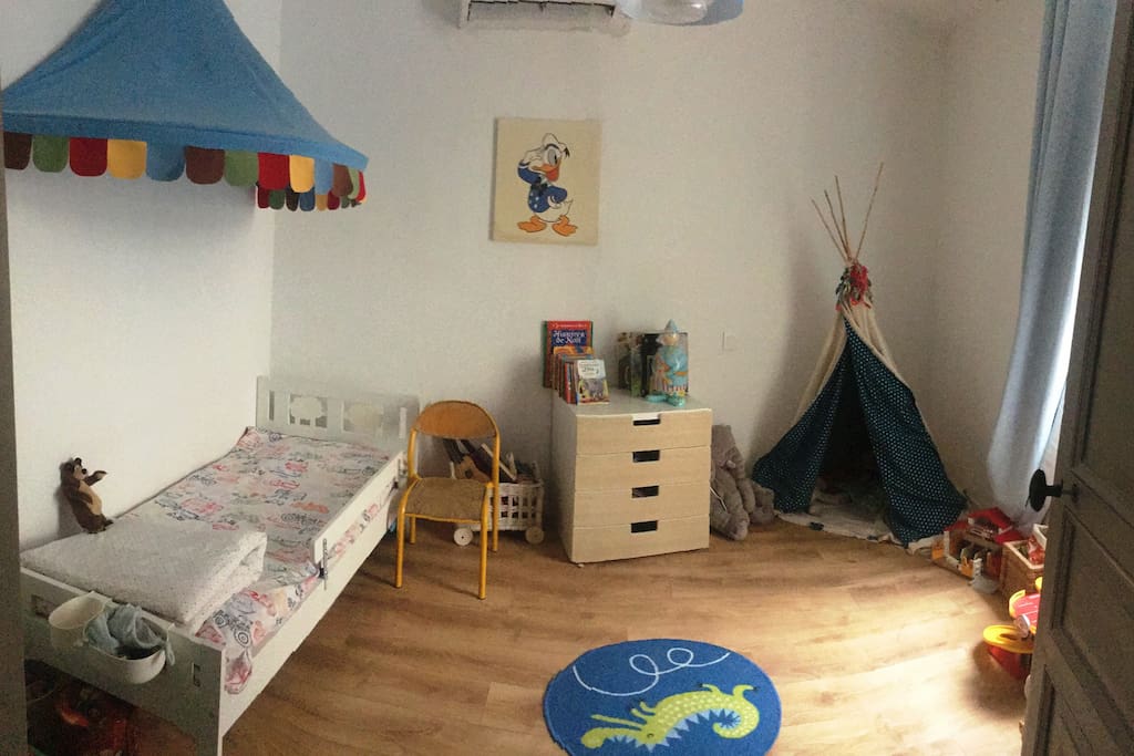 Chambre enfant, 1 lit + possibilité d'ajouter un lit d'appoint