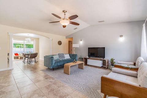 Top Airbnb: Modern Pool House Sealand 3/2 near Siesta in Ridge Wood Heights