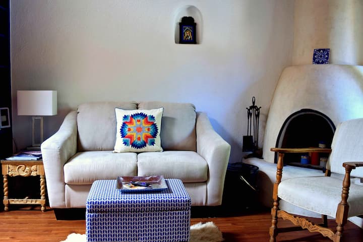 Charming & Serene Casita - Walk to Taos Plaza