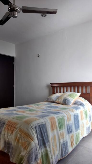 Habitación privada cama individual y hamaquero