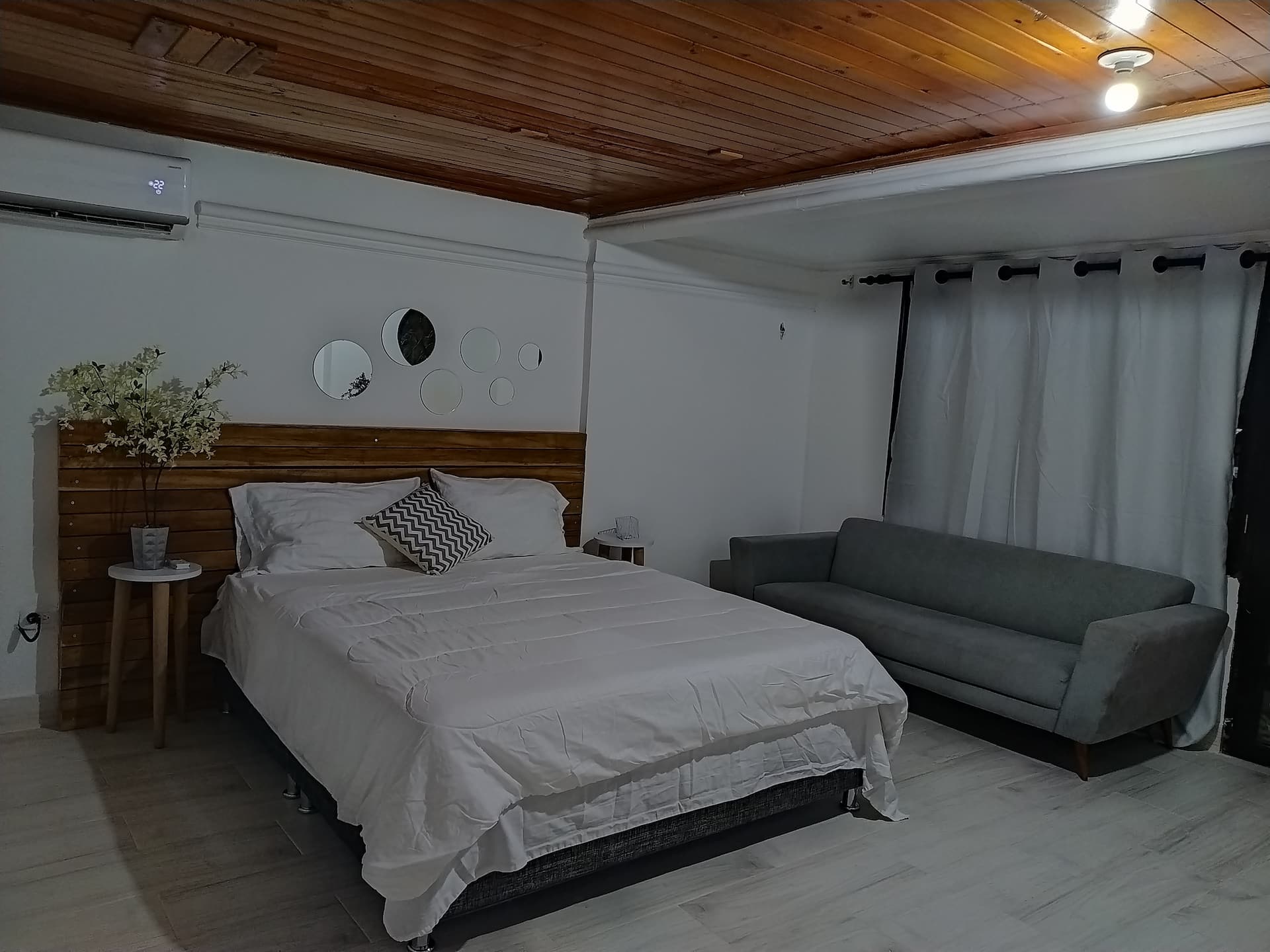 Private, modern & cozzy suite. You will be relax!