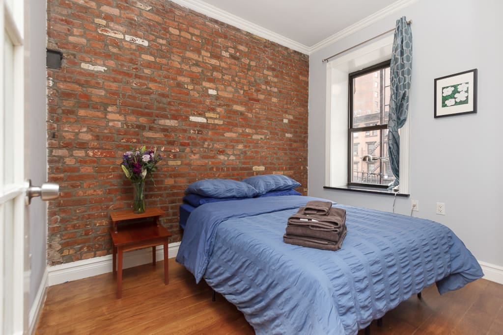 Airy and spacious bedroom, plenty of closet space and comfortable new mattress