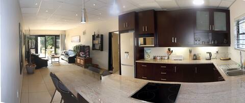 Acacia Lodge Luxury Suite 1