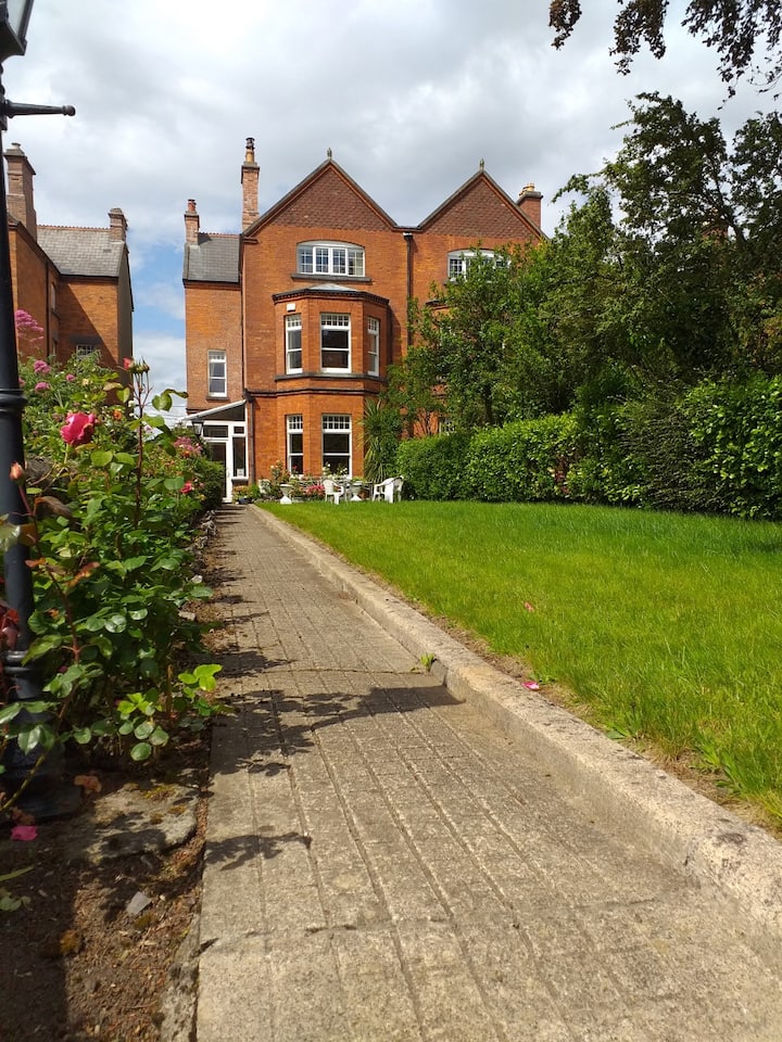 Wilmount B and B, Ennis Road Limerick Bed and breakfasts for Rent in