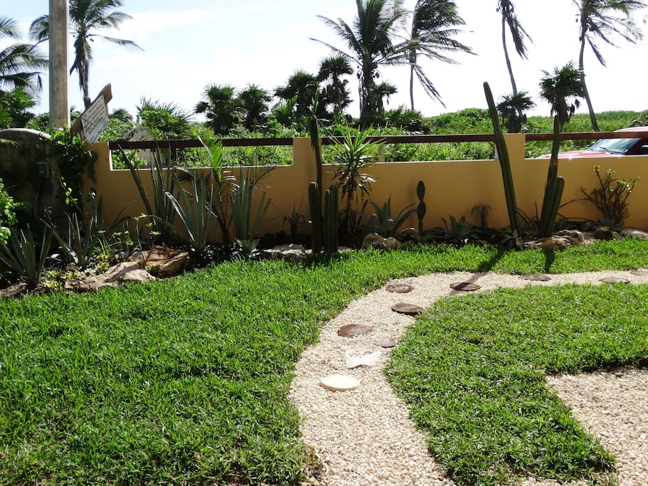 path to the entrance N1