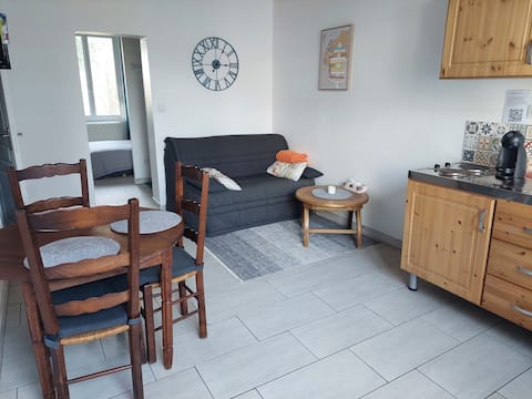 Apartment in the garden, 2 steps from Angoulême.