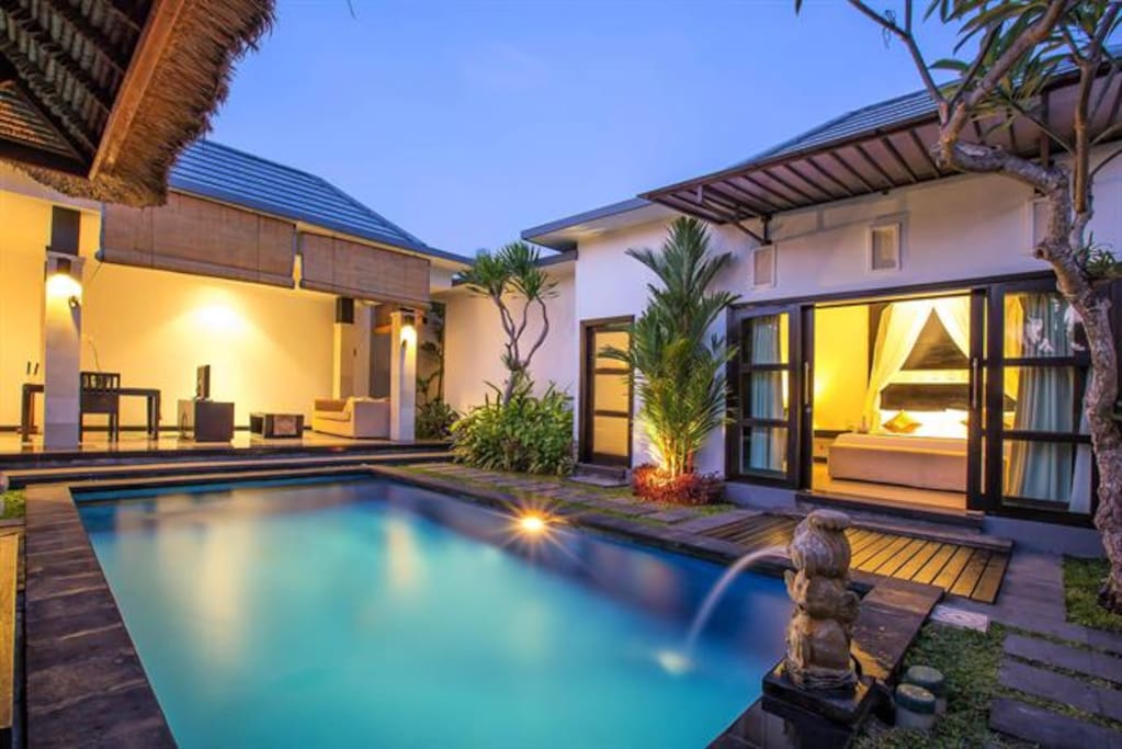 POOL VILLA WITH LIVING ROOM