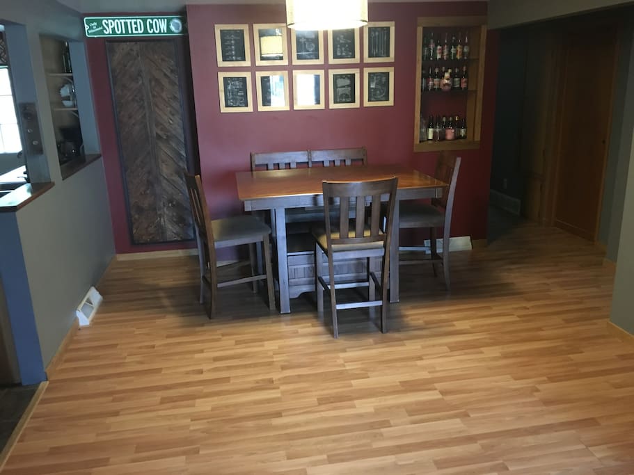 Dinning Room (High top table with seating for 6, 1 chair not pictured)
