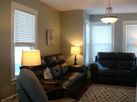 Lovely 4 Bedroom, 2 Bath Condo.  Walk to downtown!