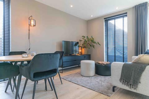Luxury apartment near the sea in the bulb region
