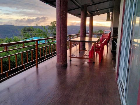 Private 4bhkMahableshwarvalleyveiw villa 1st floor