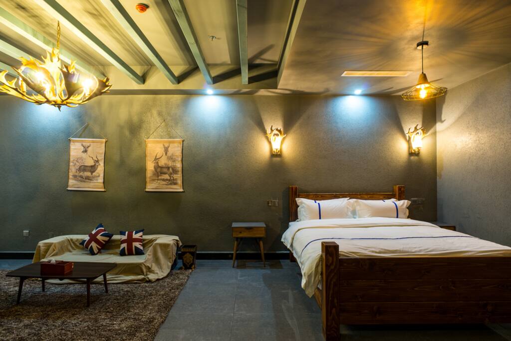 早安旅居,生活在成都。蜜月大床房