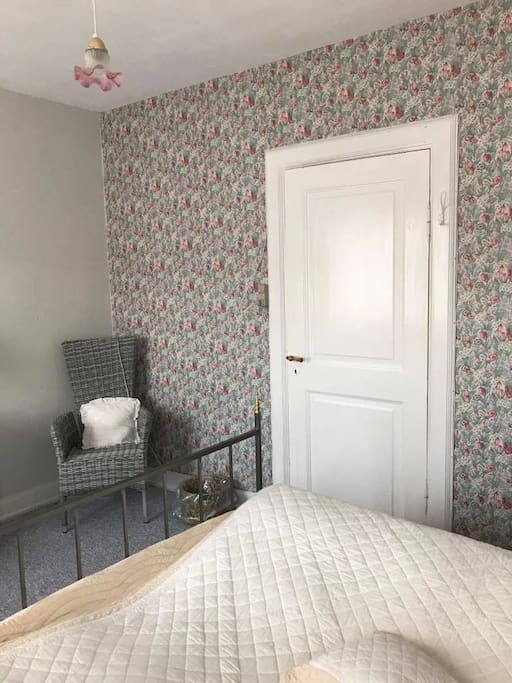 Bed room