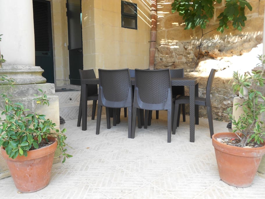 Dining Al fresco!