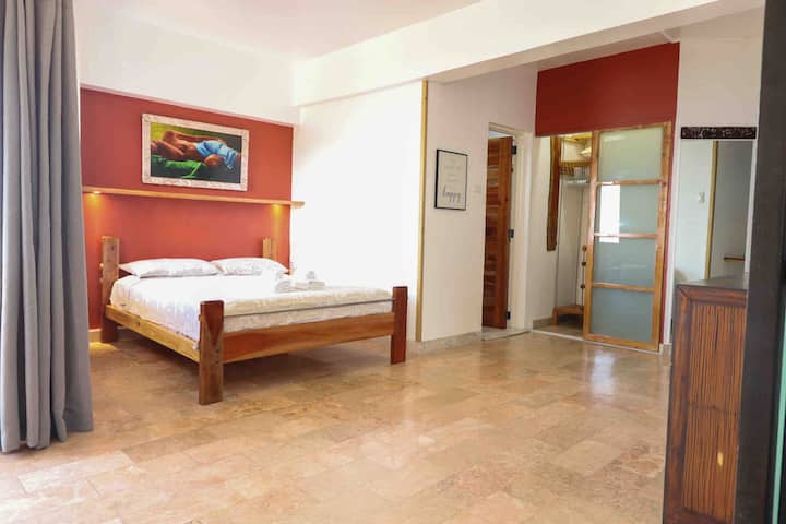 พื้นที่สำหรับย้ายไปรอบๆห้องนอนของคุณ 