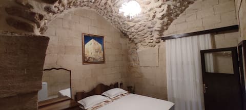 A trek in the galaxy of the stone, (with private bathroom)