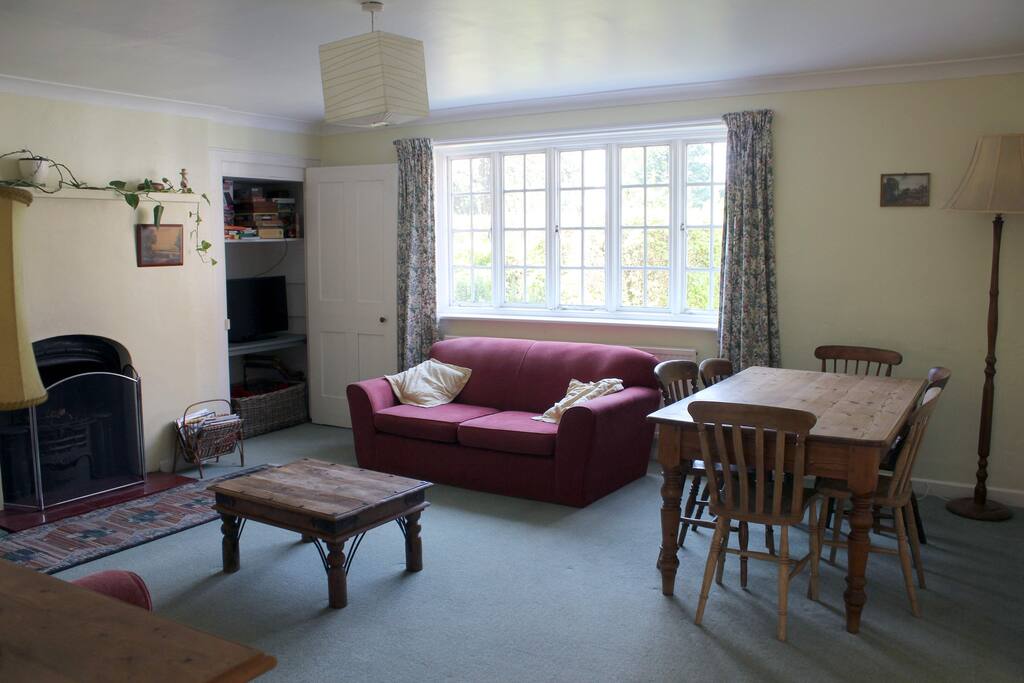 Sitting room with dining area