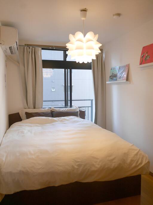 Qeen bed