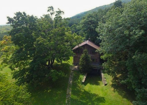 Coziest Catskills Cabin new huge trex deck+hottub
