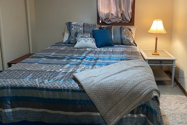 Spálňa#3 veľká manželská posteľ Queen, suterén