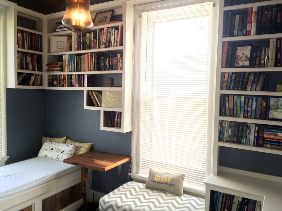 Library-curl up and read your favorite book in this bonus room!