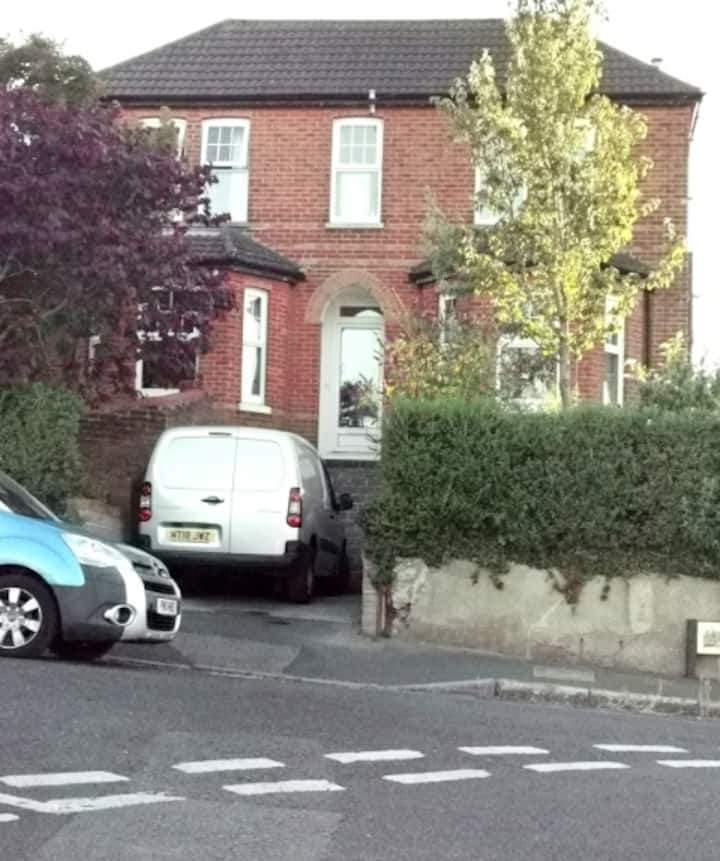 Ensuite, breakfast, 5 nts 15 dis Houses for Rent in Poole, England