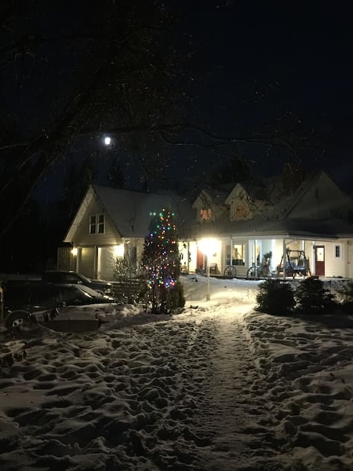 Farm House-winter scenery
